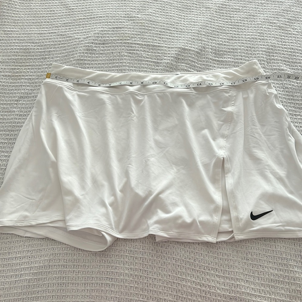 Nike Skorts 2X I wore One Time Silky Soft Drape non pockets front slit in 1 side